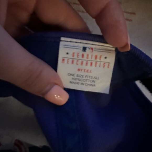 Chicago Cubs Blue Baseball Cap with Red Logo sporty athletic activewear - Picture 3 of 5